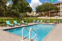 La Quinta by Wyndham Gainesville - Uima-altaat