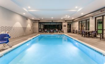 Holiday Inn & Suites Cedar Falls-Waterloo Event Ctr