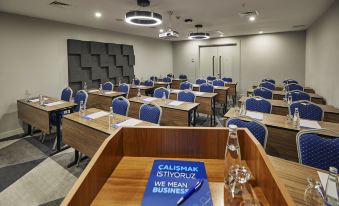 Holiday Inn Express Istanbul - Atakoy Metro