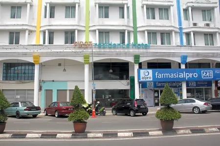 First Residence Hotel