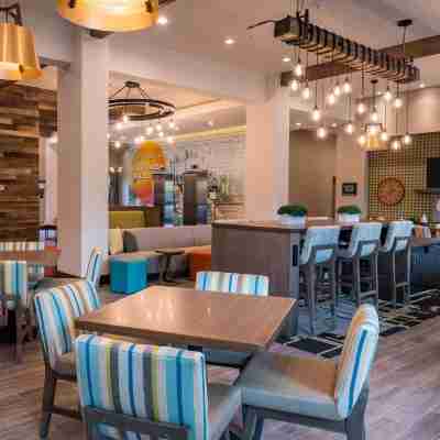 Hampton Inn Riverside Downtown Dining/Meeting Rooms