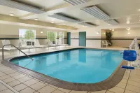 Country Inn & Suites by Radisson, Big Rapids, MI فنادق في بيغ رابيدز