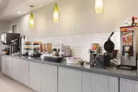La Quinta Inn & Suites by Wyndham Fresno Northwest - Morgenmad