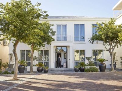 Queen Victoria Hotel by Newmark