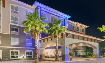Holiday Inn Express & Suites ST. Petersburg - Madeira Beach