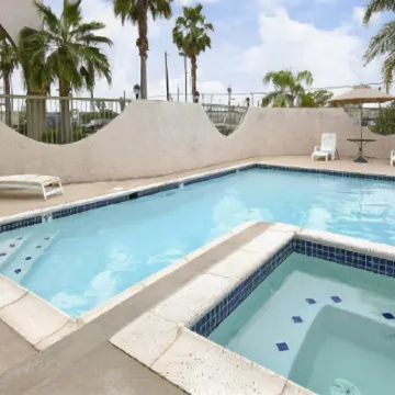 Super 8 by Wyndham Houston/Webster/NASA