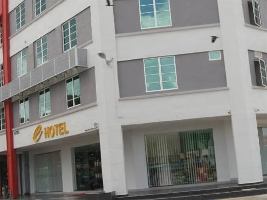 E Hotel Room Reviews Photos Batu Berendam 2021 Deals Price Trip Com