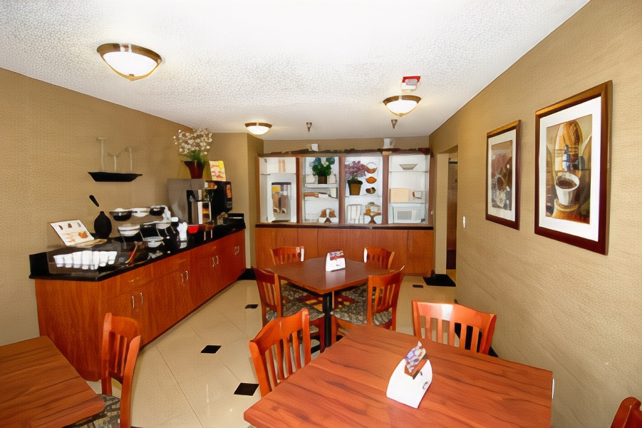 Best Western Antelope Inn & Suites