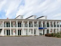 Baymont by Wyndham Grenada Hotels near Stubbs Department Store