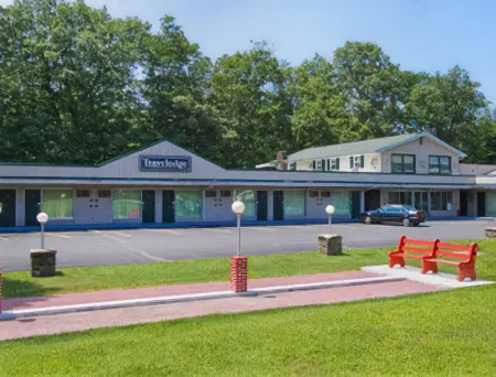 Casino Motel Отели рядом с достопримечательностью «Поконо Гарденс»