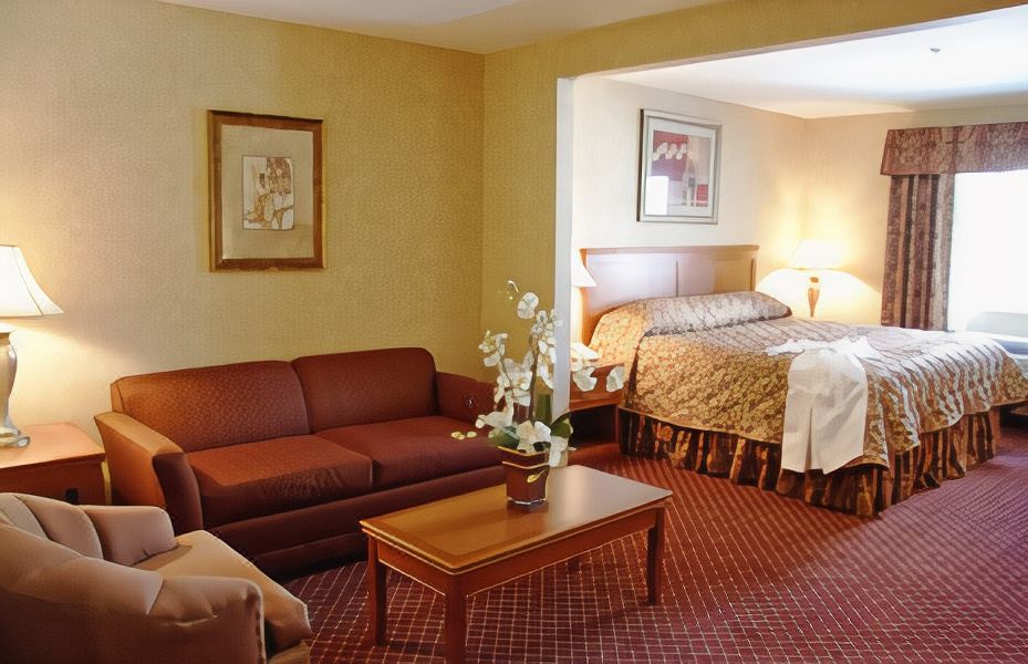 Holiday Inn Burbank-Media Center Over view