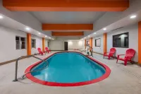 La Quinta Inn & Suites by Wyndham Harrisburg-Hershey - Swimmingpools