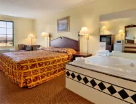 Super 8 by Wyndham Clarksville East