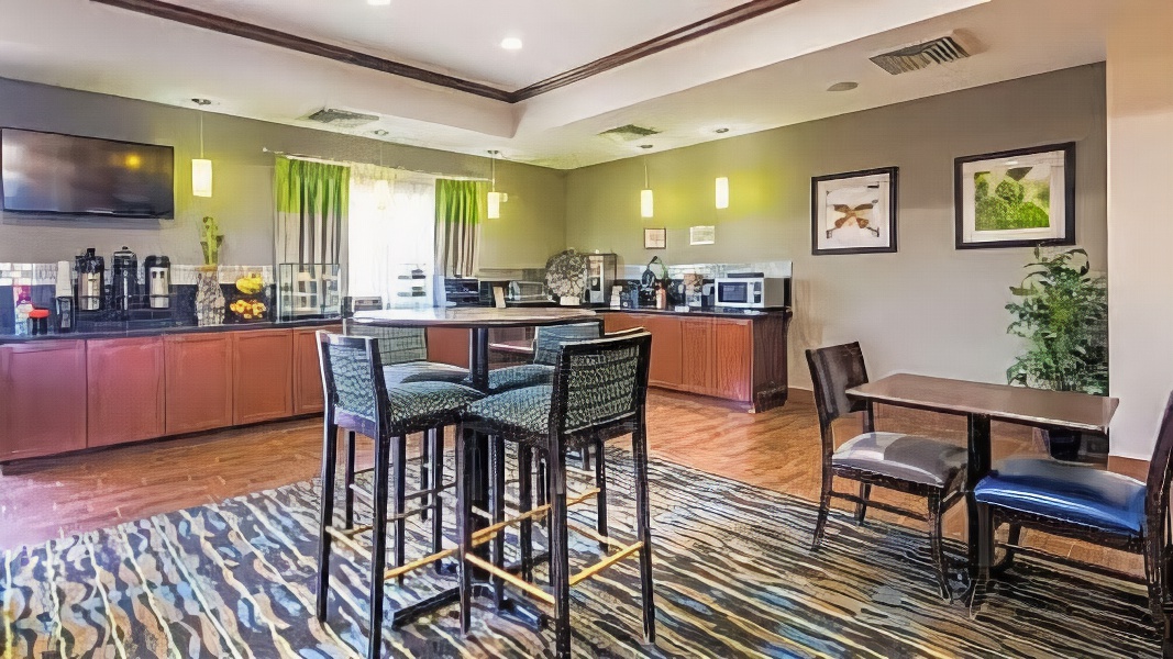 Best Western Plus Denver City Hotel and Suites