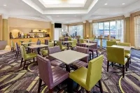 La Quinta Inn & Suites by Wyndham Ft. Lauderdale Plantation فنادق في ديفي