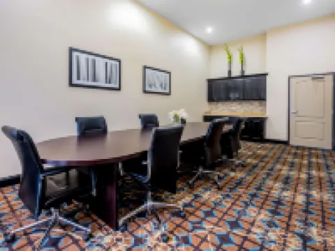 La Quinta Inn & Suites by Wyndham Marshall Hotels in Harrison County