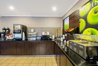 La Quinta Inn & Suites by Wyndham Harrisburg Airport Hershey - breakfast