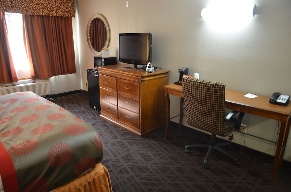 Ramada by Wyndham Barstow