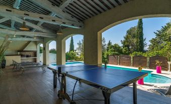 Spacious Villa in la Gaude with Swimming Pool