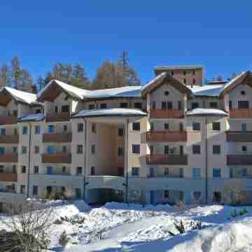 Chesa Flora 53 Hotel Exterior