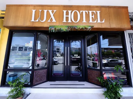 Lux Hotel Отели в г. Hilir Perak