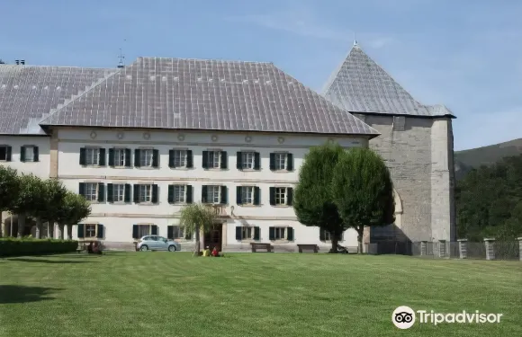 龍塞斯瓦耶斯酒店