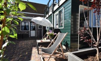 Comfy Holiday Home with Fenced Courtyard in Edam Near Center