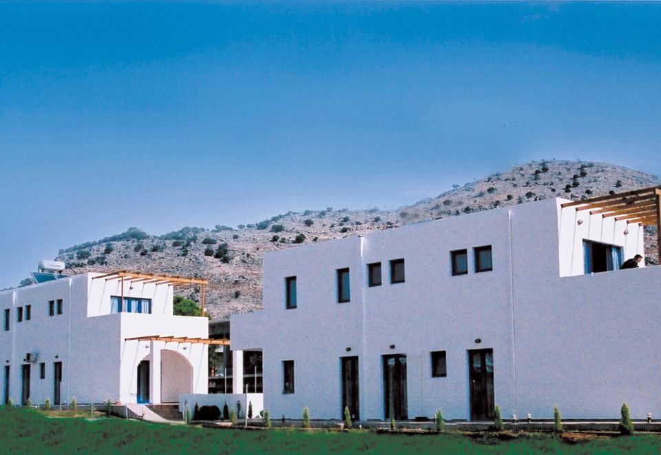 Katikies Studios & Apartments
