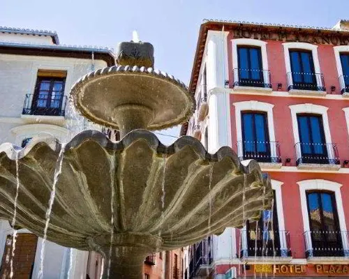 Hotel Plaza Nueva Granada Hoteles cerca de Palacio de Dar-al-Horra