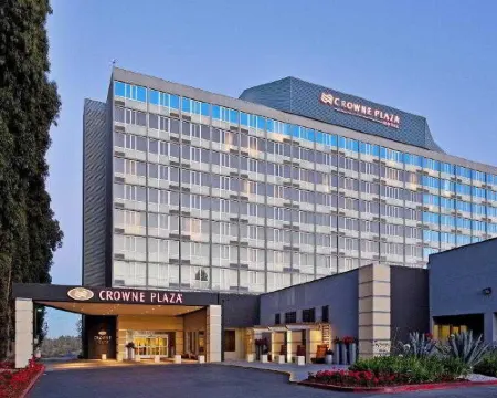 Crowne Plaza SAN FRANCISCO AIRPORT by IHG Hotels in Burlingame