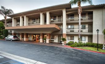 Hampton Inn & Suites Santa Ana/Orange County Airport