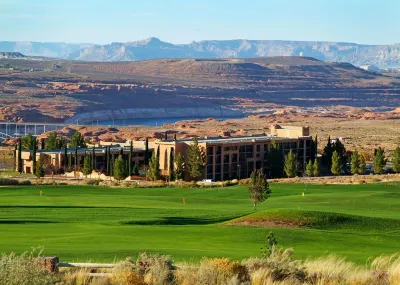 Courtyard Page at Lake Powell