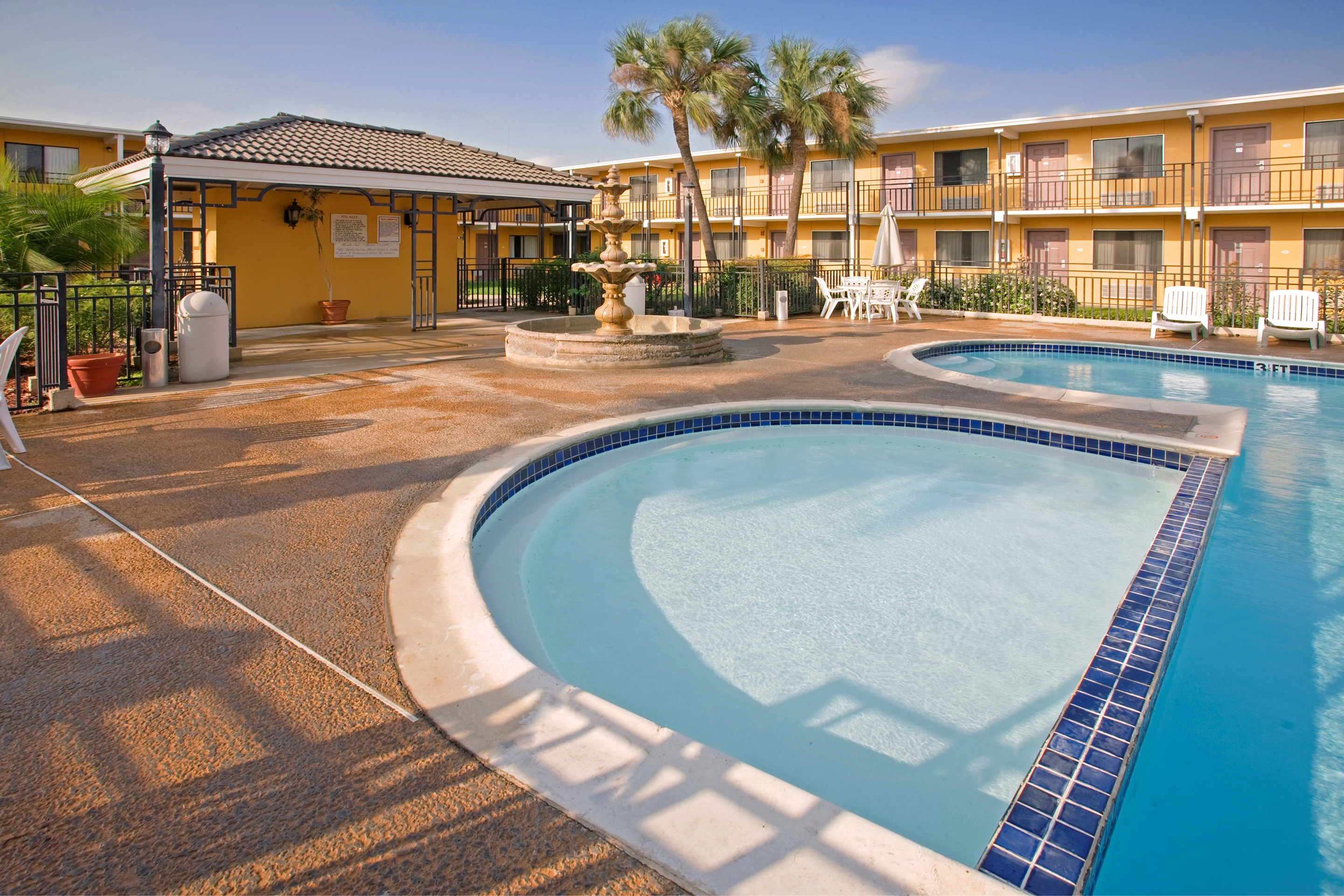 Americas Best Value Inn Laredo