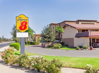 Super 8 by Wyndham Visalia