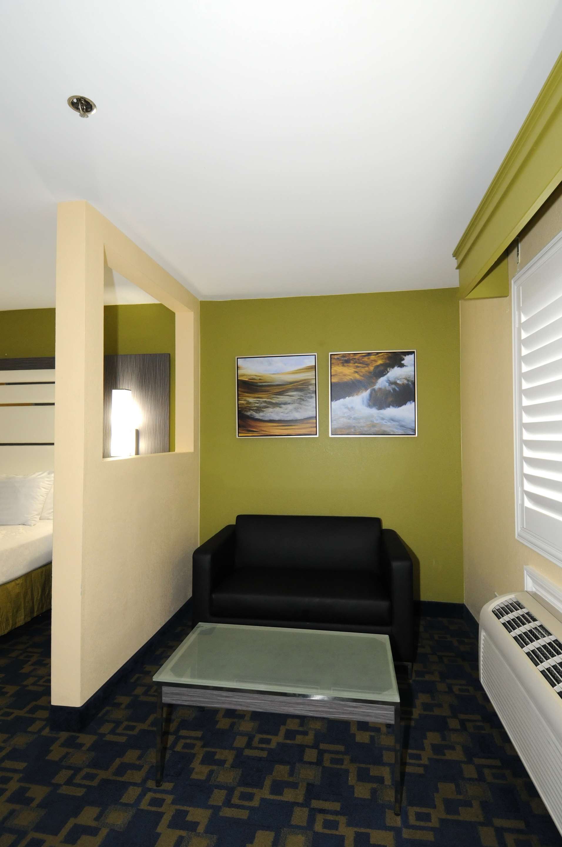 Best Western Antelope Inn & Suites