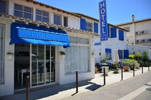 Le Castelet Hotels in Saintes-Maries-de-la-Mer