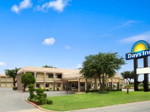 Days Inn by Wyndham Dallas Irving