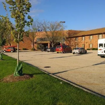 Clarion Pointe Bloomington-Normal Near I-55 and University