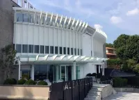 Albavilla Hotel & Co Hotels near Albero piantato in memoria di CHICO MENDES amico della foresta e dell＇ambiente