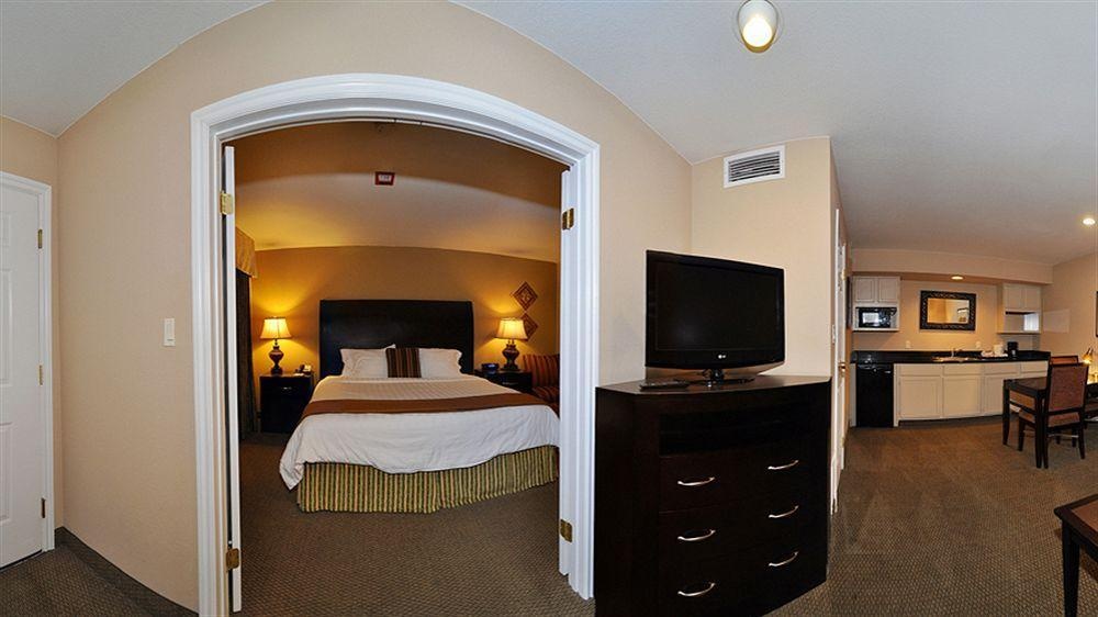 Best Western Plus Meridian Inn & Suites, Anaheim-Orange