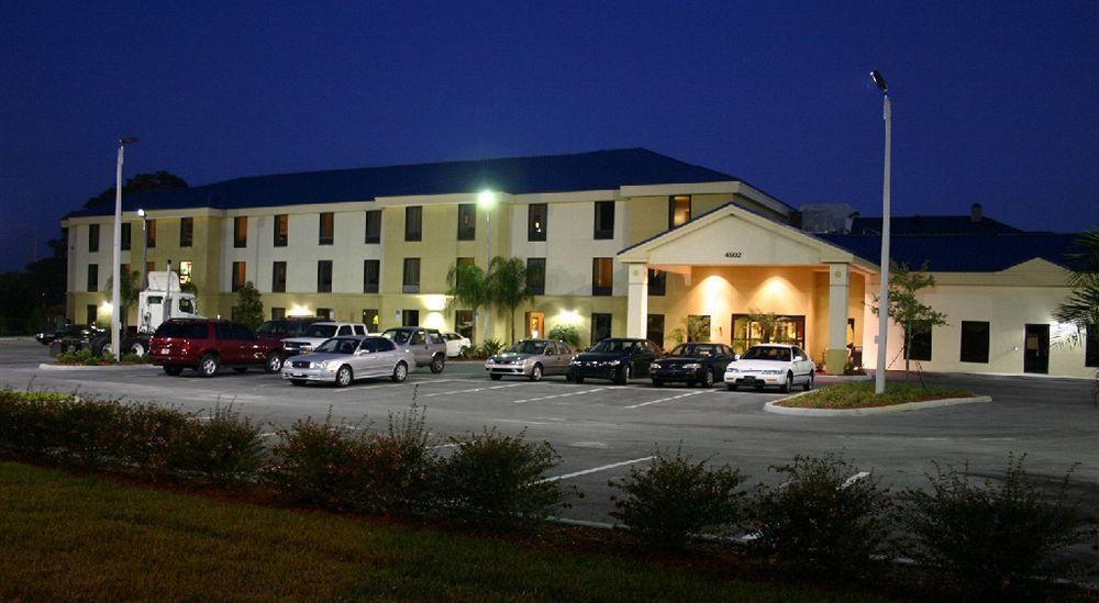 Days Inn & Suites by Wyndham Lakeland