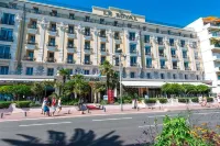 Hôtel le Royal Promenade des Anglais Các khách sạn gần Blue Beach