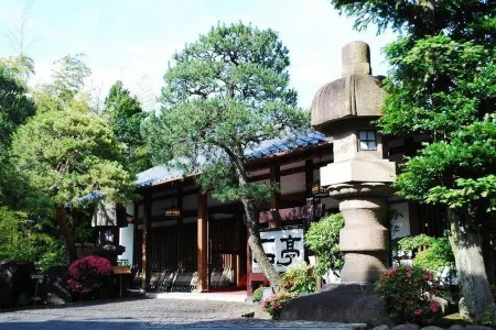 Atami Sekitei Отели рядом с достопримечательностью «Kinomiyajinja»