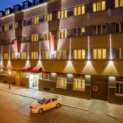 Cloister Inn Hotel โรงแรมใกล้จัตุรัสเมืองเก่า