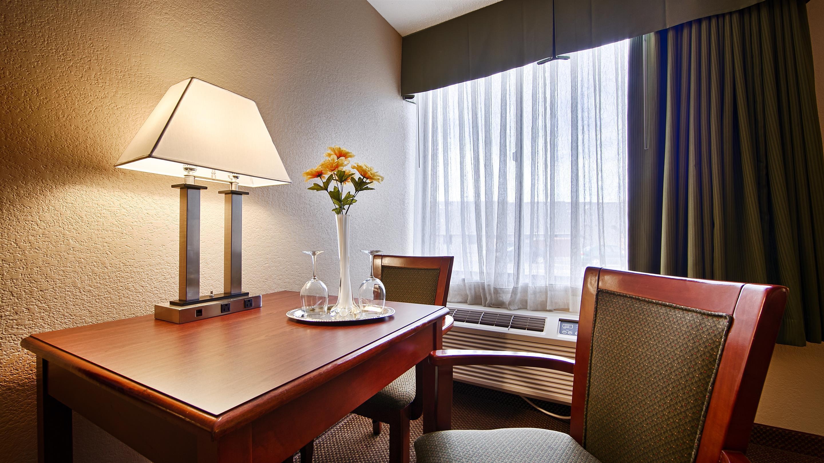 Best Western Luxbury Inn Fort Wayne