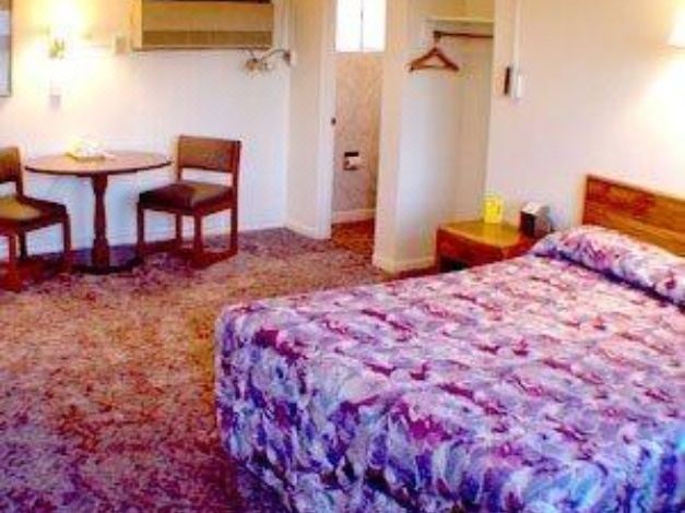 Golden Oak Inn Lewiston - Housity