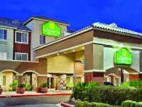 La Quinta Inn & Suites by Wyndham Las Vegas Red Rock Hotels near Durango Hills Golf Course