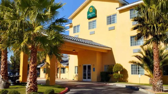 La Quinta Inn & Suites by Wyndham Las Vegas Nellis