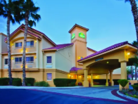 La Quinta Inn & Suites by Wyndham Tucson Airport Hotels in Tucson