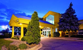 La Quinta Inn & Suites by Wyndham Appleton College Avenue